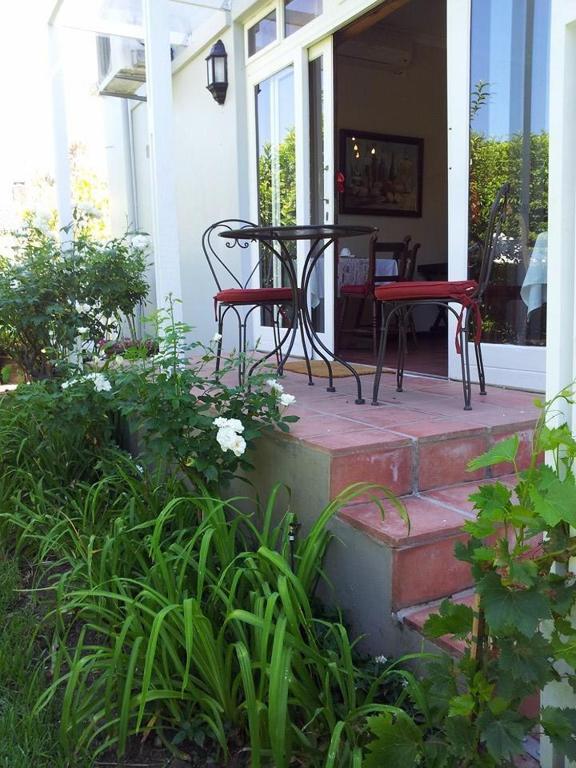 Oak Village B&B Stellenbosch Bagian luar foto
