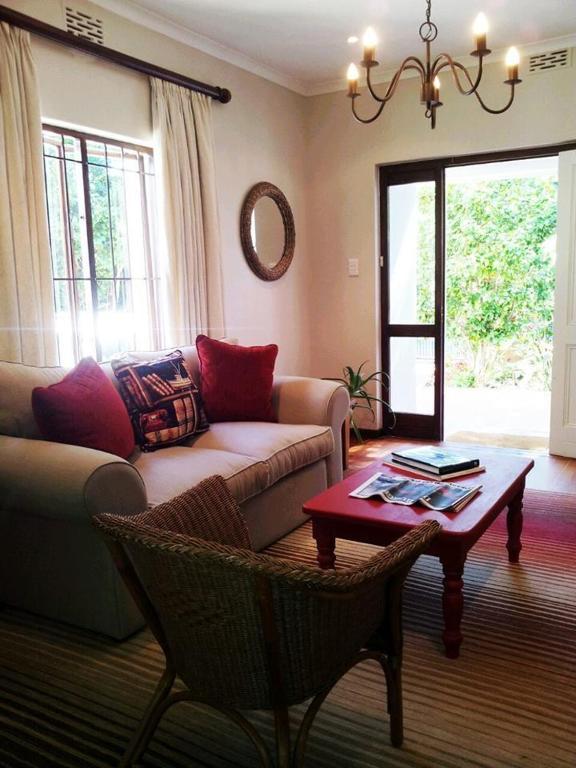 Oak Village B&B Stellenbosch Bagian luar foto